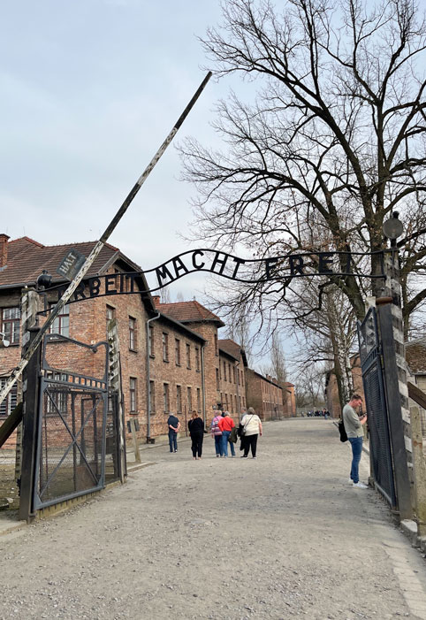 vale la pena visitare Auschwitz